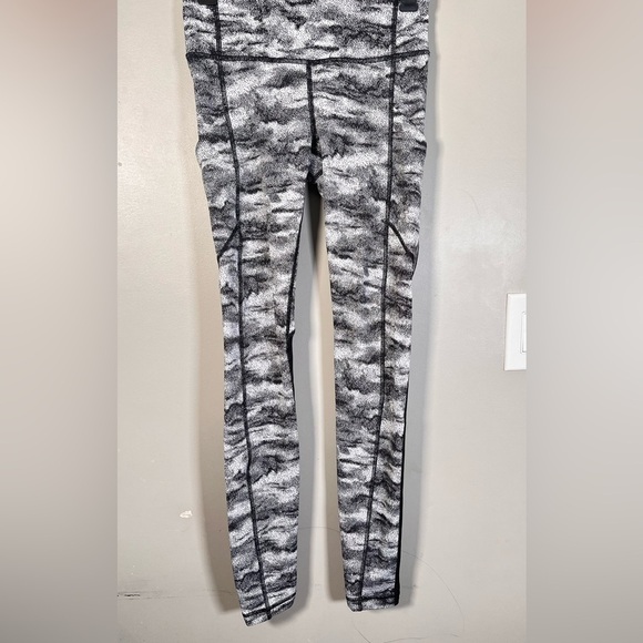 Lululemon Pace Rival Crop (22") Power Luxtreme Hazy Days Sz 4 - Picture 2 of 8